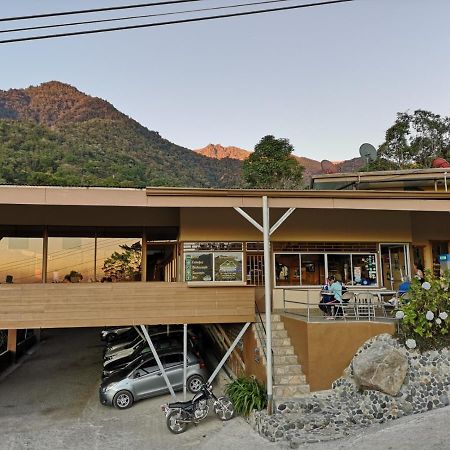 Hotel Uran Rivas Εξωτερικό φωτογραφία