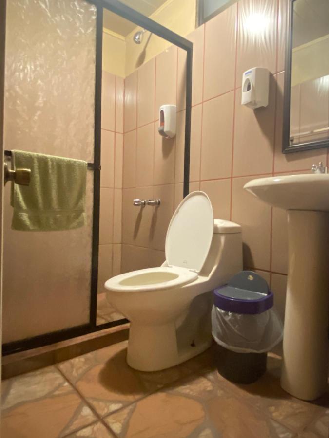 Hotel Uran Rivas Εξωτερικό φωτογραφία