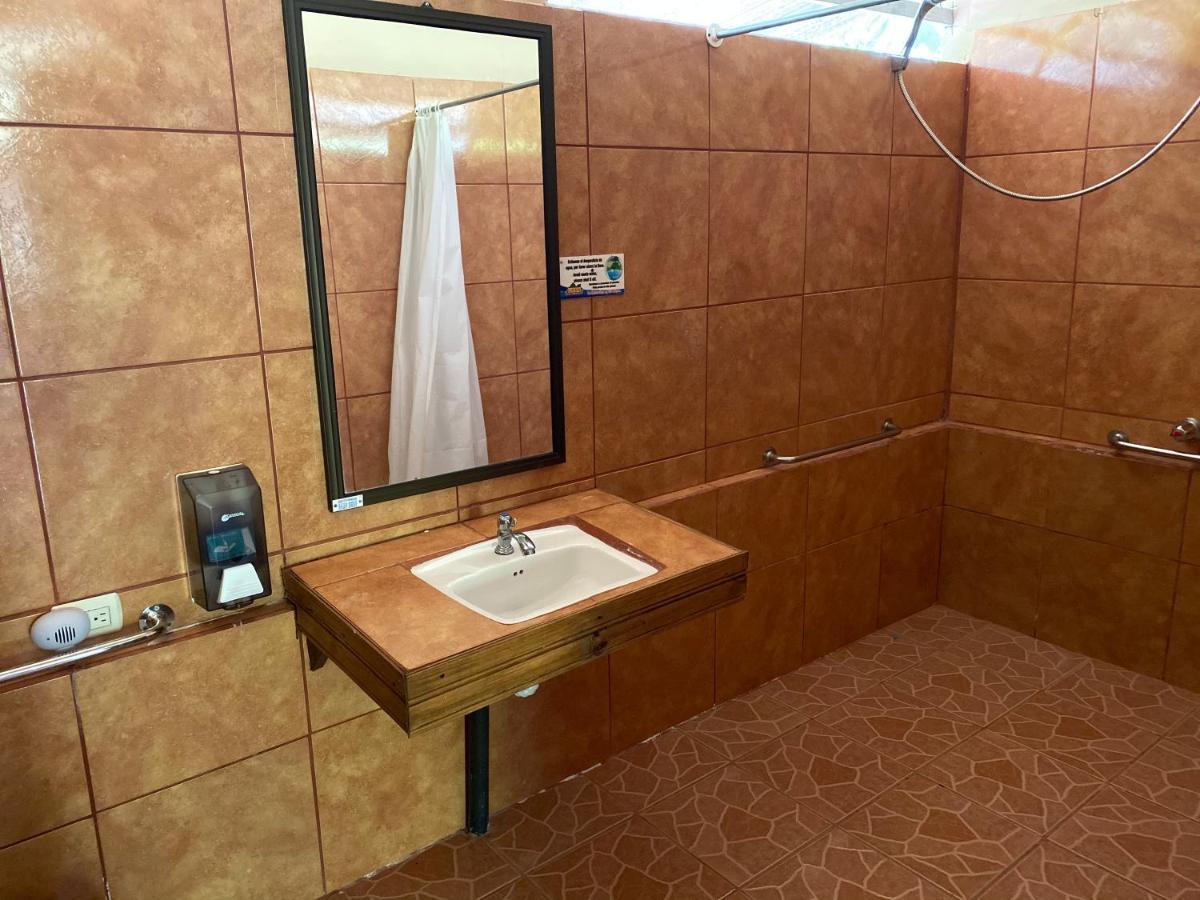 Hotel Uran Rivas Εξωτερικό φωτογραφία