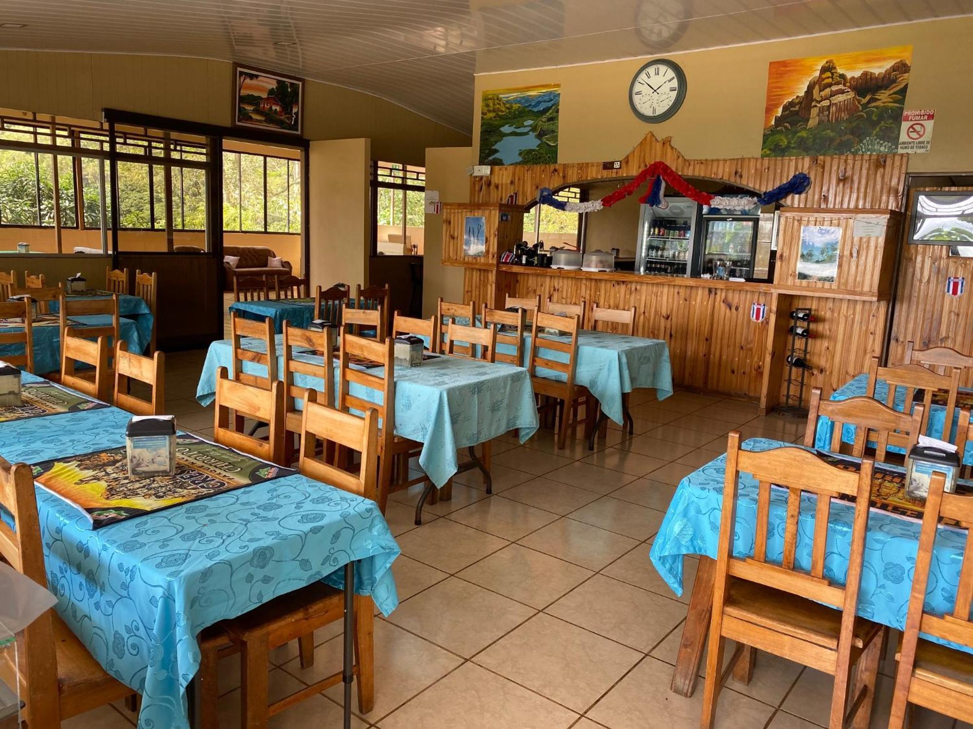 Hotel Uran Rivas Εξωτερικό φωτογραφία