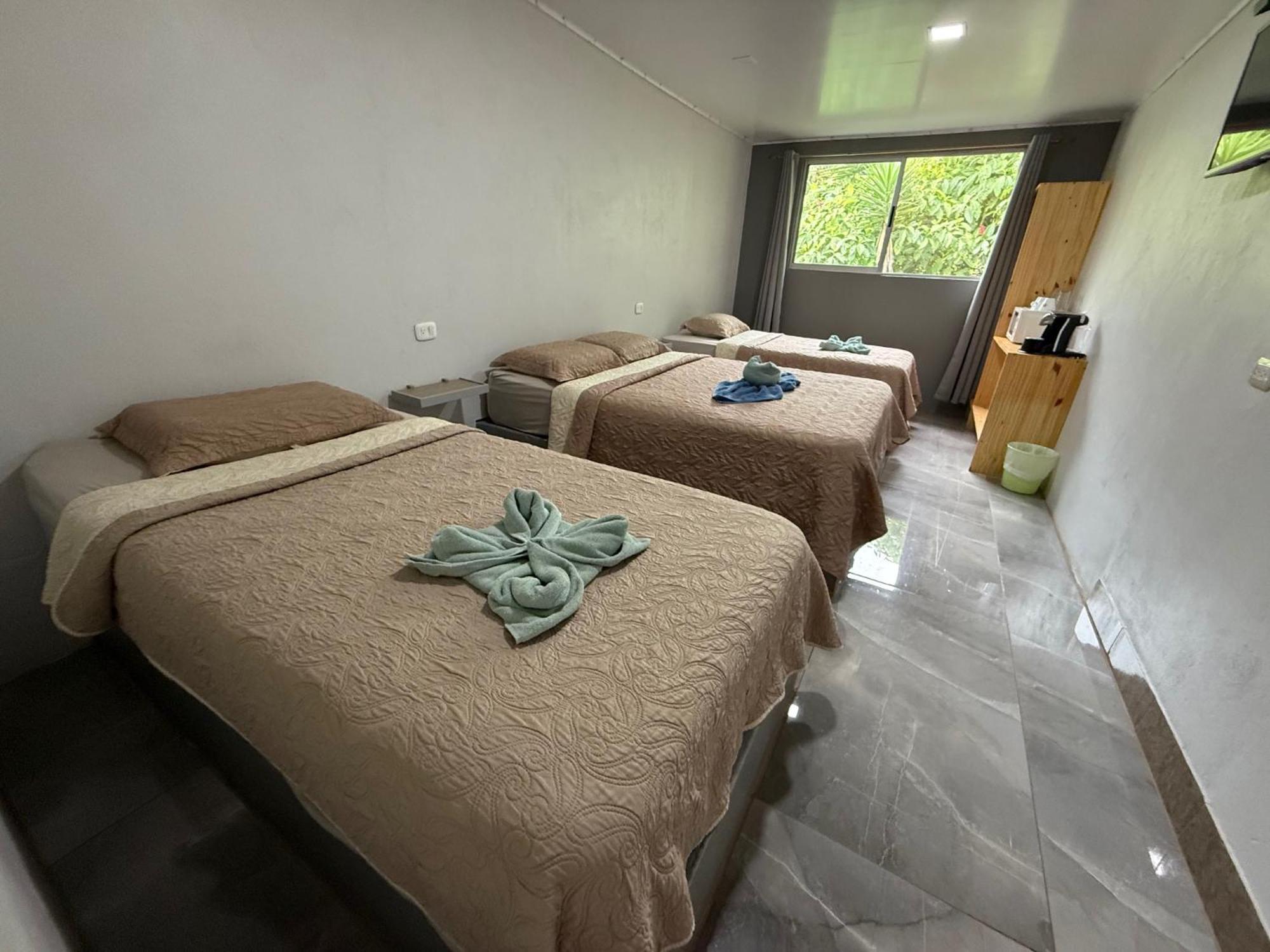 Hotel Uran Rivas Εξωτερικό φωτογραφία