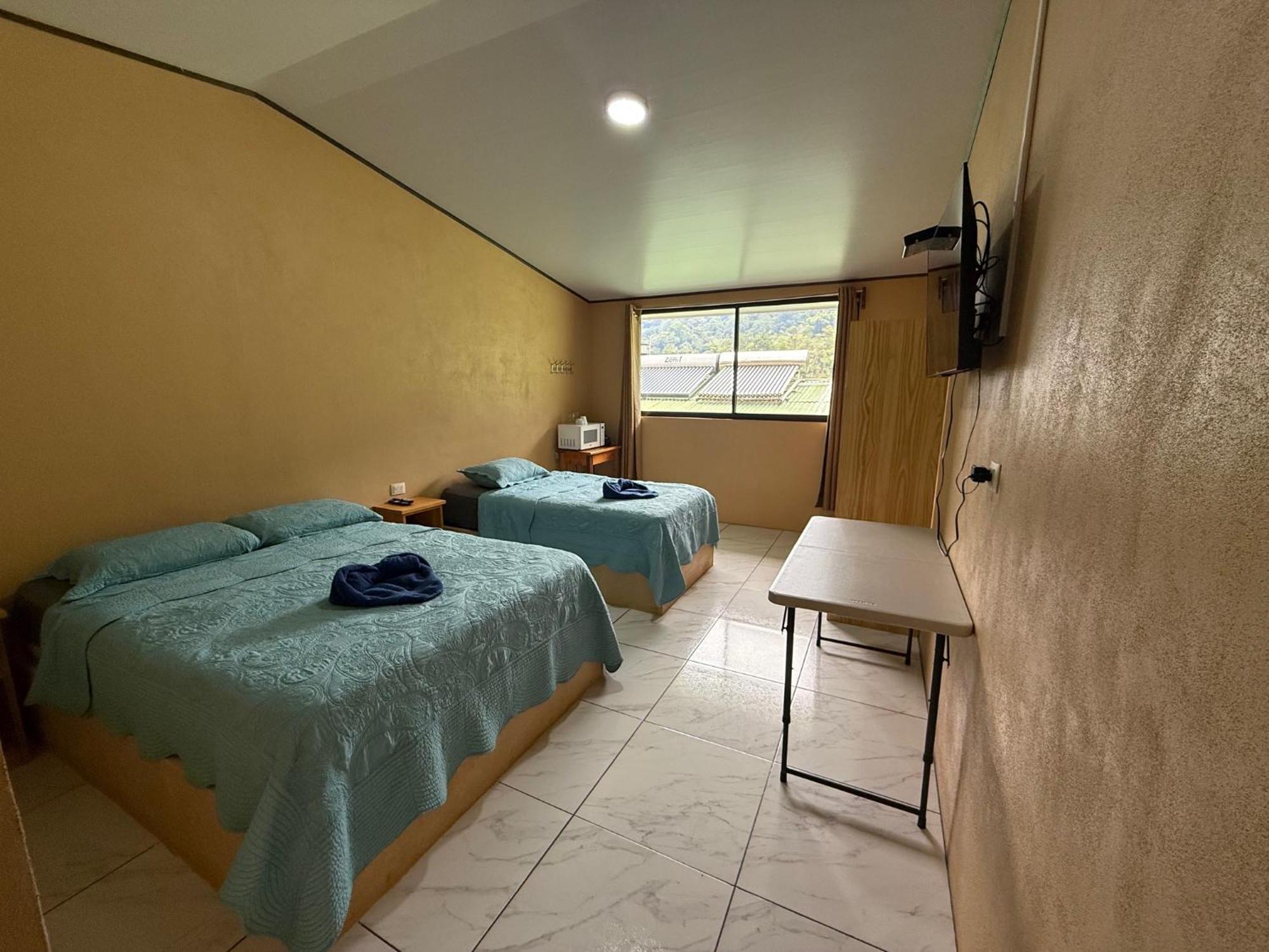 Hotel Uran Rivas Εξωτερικό φωτογραφία