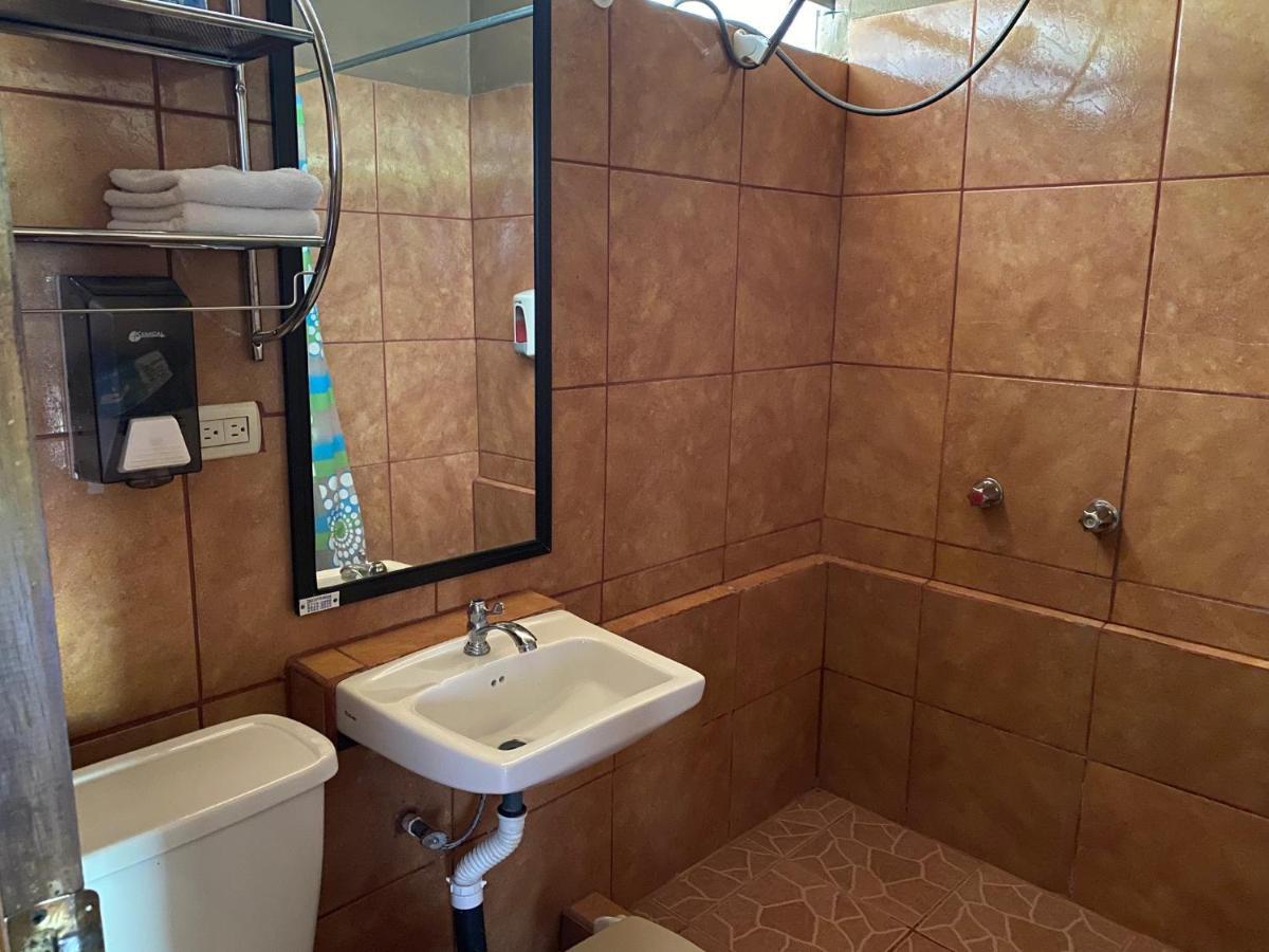 Hotel Uran Rivas Εξωτερικό φωτογραφία